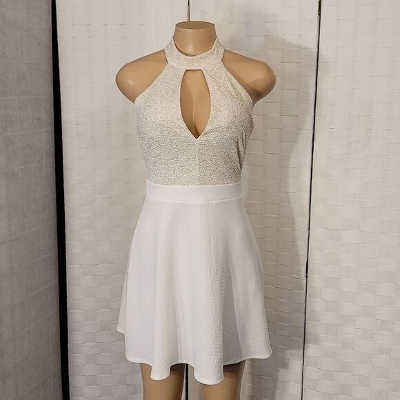 CLOTHING BFF SHORT HALTER NECK SLEEVELESS DRESS - Picture 3 of 14